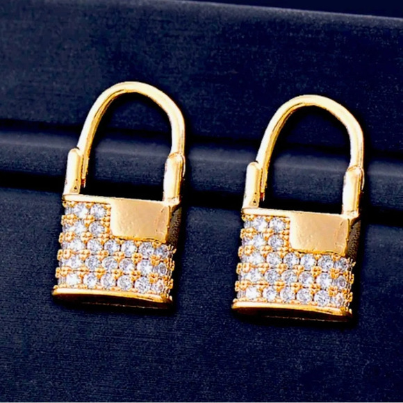 Crystal Lock earrings - goldtone. Very petite. New in mesh bag - Picture 1 of 3